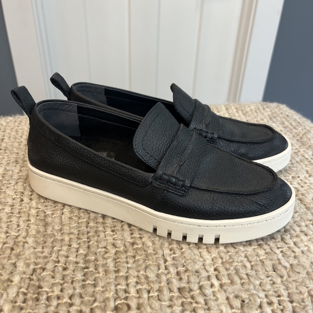 Vionic Chantel Penny Loafer Leather Slip-On Loafers Women's Size 7.5 Black White